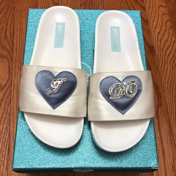 Betsey Johnson Shoes - 💕BETSEY JOHNSON TIANA PLATFORM SLIDE SANDAL💕